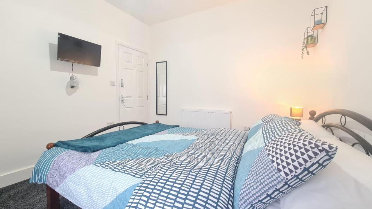 Spacious Room In Manor Park London Kültér fotó