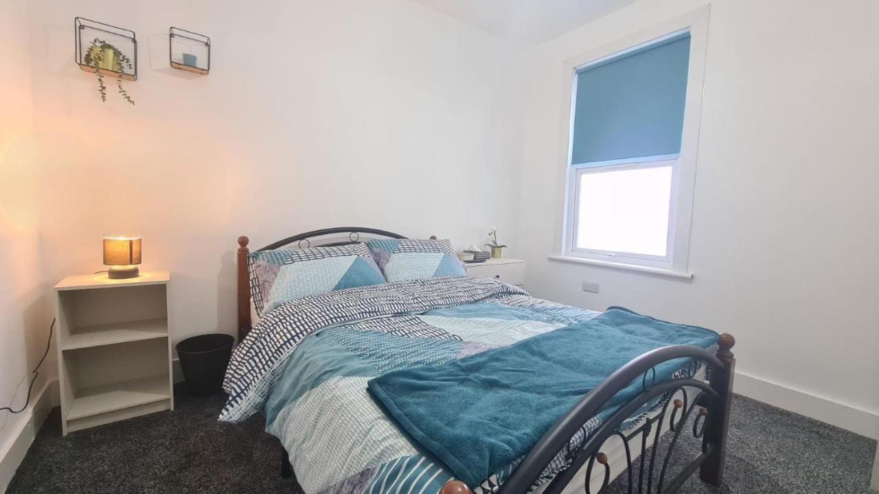 Spacious Room In Manor Park London Kültér fotó