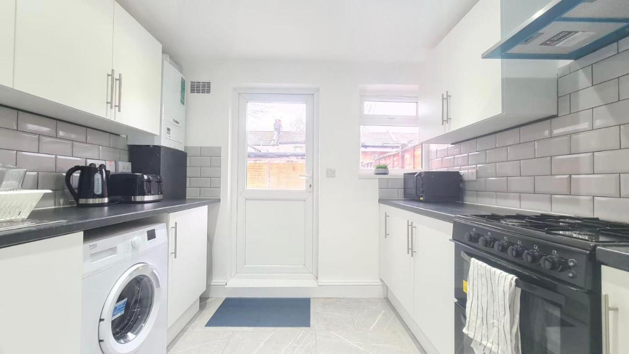 Spacious Room In Manor Park London Kültér fotó